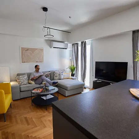 A18 Just Renovated 3bd Luxury Athens