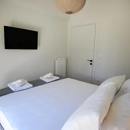 A18 Just Renovated 3bd Luxury * Athens