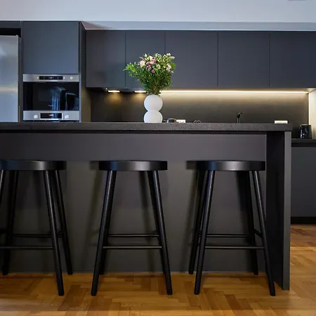 A18 Just Renovated 3bd Luxury *