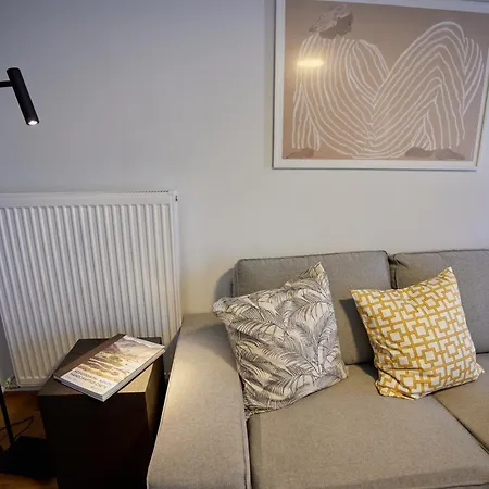 A18 Just Renovated 3bd Luxury Apartment *