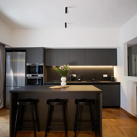 A18 Just Renovated 3bd Luxury *